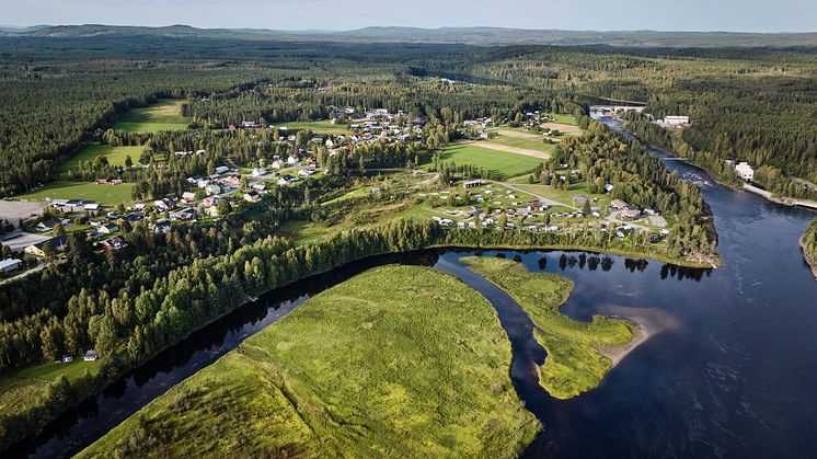 Flygbild över Sikfors. 