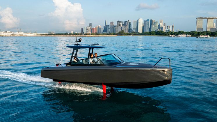 With over 70 vessels delivered, the Candela C-8 leads electric boat sales. Praised for its performance and range, it has been called a "revolution" in electric boating. Now, it debuts in New Zealand.