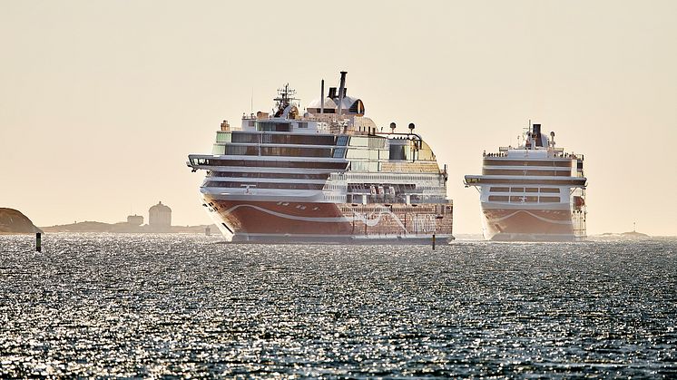 Viking Glory och Viking Grace trafikerar på på Åbolinjen där Viking Lines marknadsandel är närmare 70 procent. 