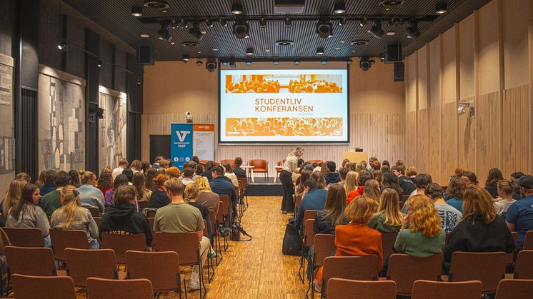 Bildet er tatt fra åpningen av konferansen, i Nygårdsgaten 5