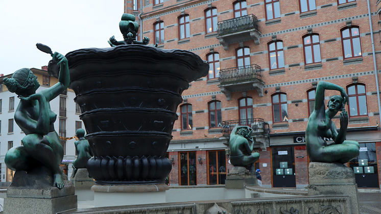 Springbrunnen berättar om den långa epok från mitten av 1600-talet till sent 1800-tal då järn var Sveriges viktigaste exportvara. Bild: Göteborgs Stad