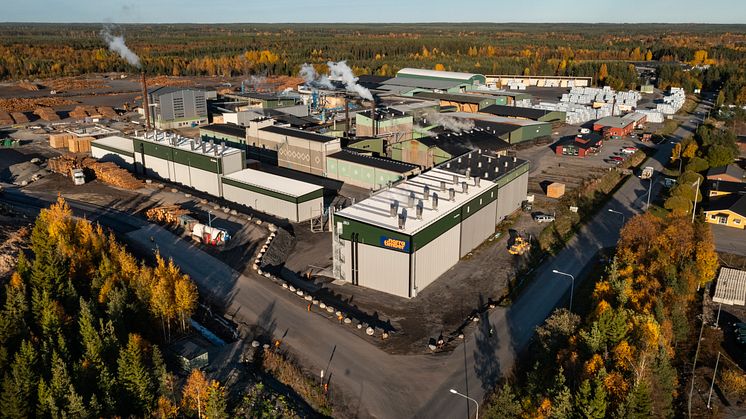 Norra Timber bygger en helt egen dagvattenanläggning enbart för det egna vattnet. Det innebär att man får full kontroll över vad som släpps ut, vilket är en stor fördel.