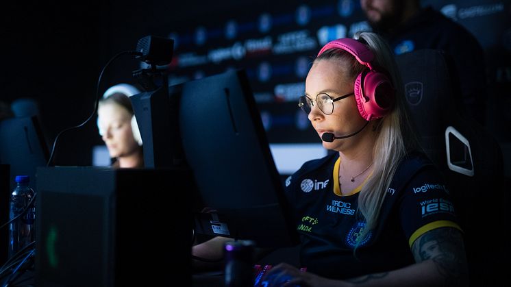 Svenska damlandslaget under NM i Counterstrike 2 2024.