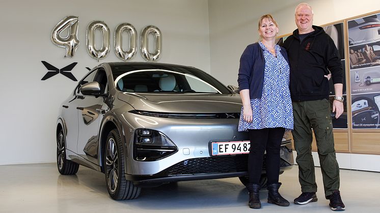 XPENG nummer 4.000 udleveret til to glade kunder