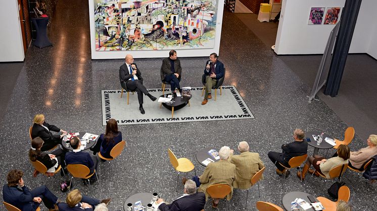 Prof. Dr. Stephan Scherer, Dr. Nicolai B. Kemle und Dr. Rainer Stüwe (v.l.n.r.) bei der Diskussion im Mannheimer Kunstverein