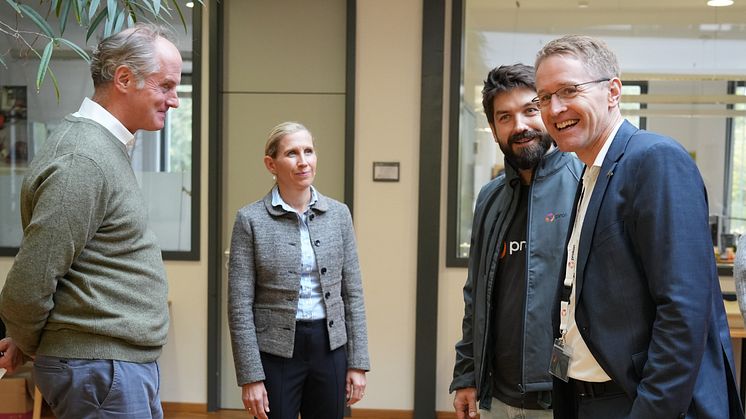 Daniel Günther im Gespräch mit Henning von Stechow, Katharina Beyer und Christoph Teuchert (v.l.).
