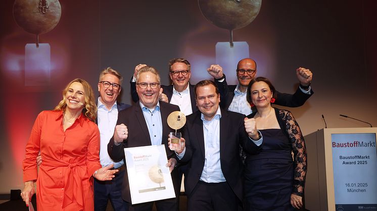 Freude über den BaustoffMarkt Award 2025: Die Ardex GmbH wurde erstmals mit der renommierten Auszeichnung geehrt. Foto: Thomas Kiel