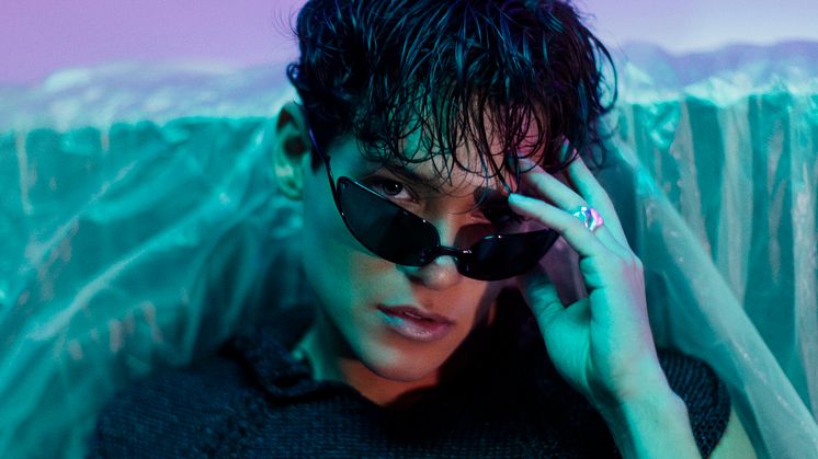 Omar Rudberg inleder 2025 med singeln “I’m Not A Boy” och en nästan slutsåld Europaturné