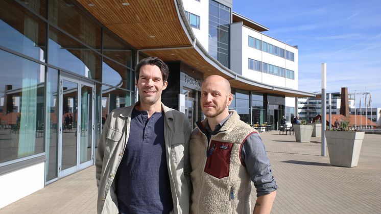 Oskar MacGregor och Maurice Lamb, båda lektorer i informationsteknologi vid Högskolan i Skövde, som gett seminarieserien "Tillgänglig AI i industrin".