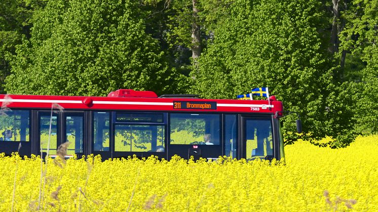 Under sommaren blir det varmt i kollektivtrafiken och SL förklarar varför. Foto: Alexander Farnsworth/SL
