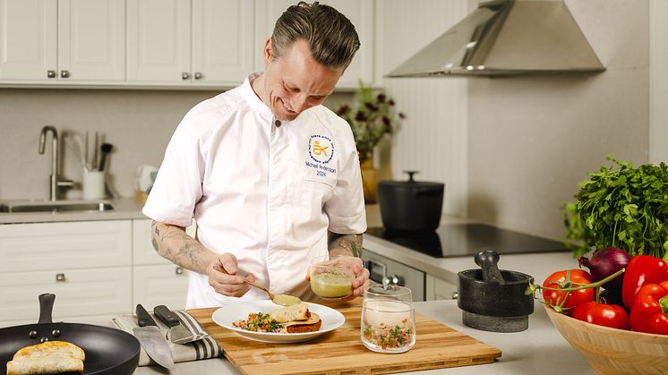 Årets Rätt 2025 av Michael Andersson lanseras i ny tappning hos IKEA Sverige, den nya versionen är en smakrik kycklingtaco. Foto: IKEA