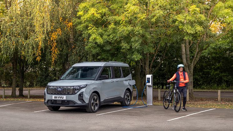 Stylový a prostorný E-Tourneo Courier rozšiřuje nabídku elektromobilů Ford