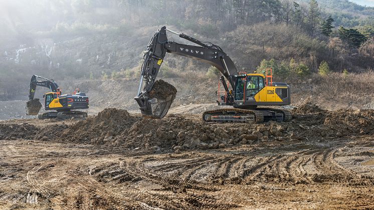 Volvo CE adderar tre modeller i mellanstorlek till uppfräschade grävarserien