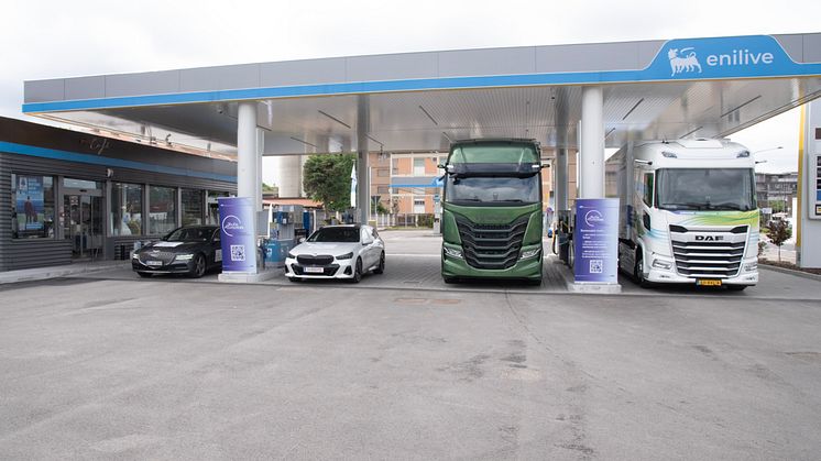 Sammen med 25 andre virksomheder, organisationer og institutioner deltog IVECO i Tour d’Europe med lastbiler, der kørte på Bi