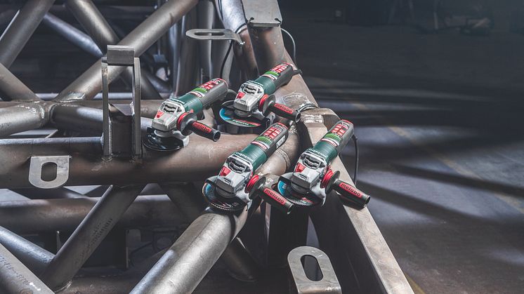 2000W hiiliharjattomat kulmahiomakoneet ovat saatavilla neljänä eri mallina ja 125 sekä 150 mm laikan halkaisijoille. Kuva: Metabo