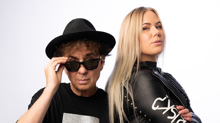 Magnus Uggla släpper singeln “Galet jävla kär” ﻿- en duett med Sofie Svensson & Dom Där 