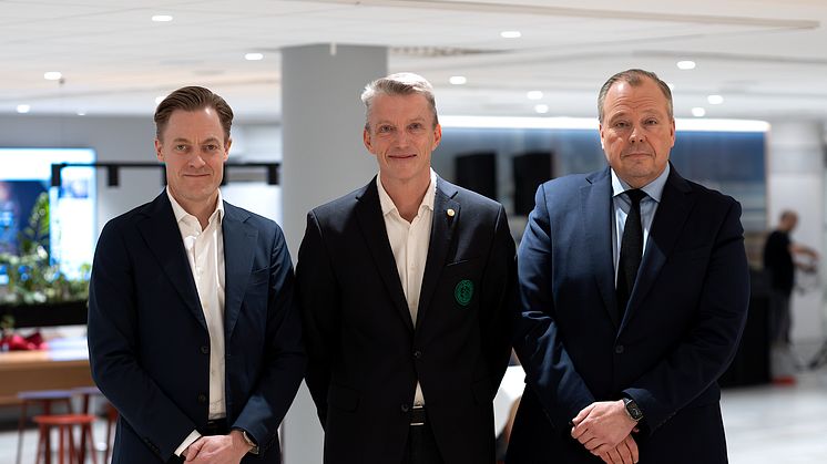 David Haak, vd, Agria, Kees de Jong, vd Svenska Kennelklubben samt Patrik Olsson, chef Agria i Sverige (3).tif