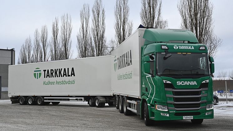 Hiilidioksidipäästöt ovat pienentyneet kaluston keventymisen ja tekniikan kehittymisen myötä.