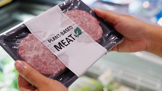 Des technologies de pesage et d'inspection de haute précision garantissent la plus haute qualité des substituts de viande.
