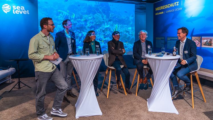 Moderator Christoph Karrasch, Prof. Dankowski, Prof. Dr. Matthes, Prof. Dr. Schneider, Uwe Wanger und Oberbürgermeister Dr. Kämpfer