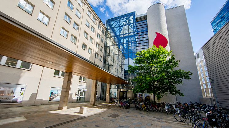 Entrén till Skandia Fastigheters kontorshus på Ringvägen 100 i Stockholm.