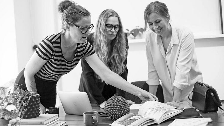IMMA - trion bakom Sustainability Stand och Café Conversation Piece