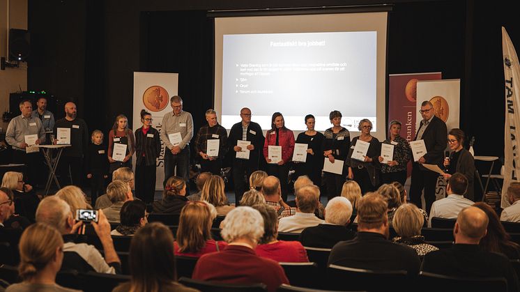 14 Orustföreningar tog del av Ett hållbart Bohuslän. LRF Orust prisades för bästa projekt på Orust och Reinos Vänner tilldelades ett nyinstiftat pris i Jan Eliassons anda.