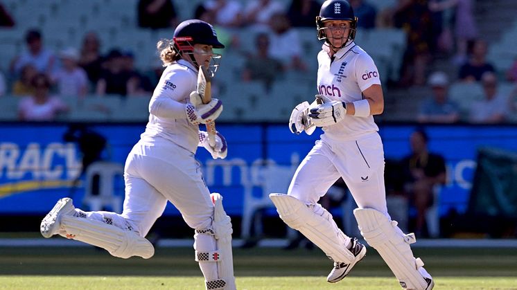 Women's Ashes 2025 Test match day three: Tourists beaten in Melbourne 