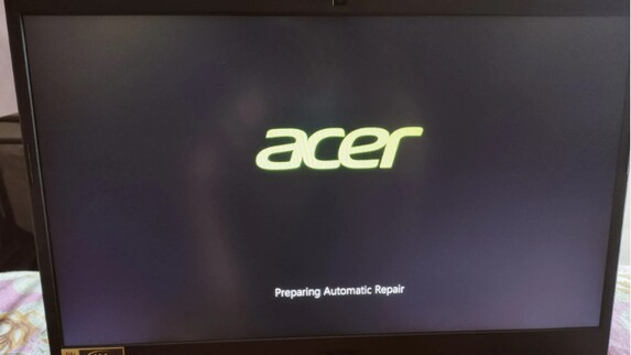 Acer Laptop hängt beim hochfahren