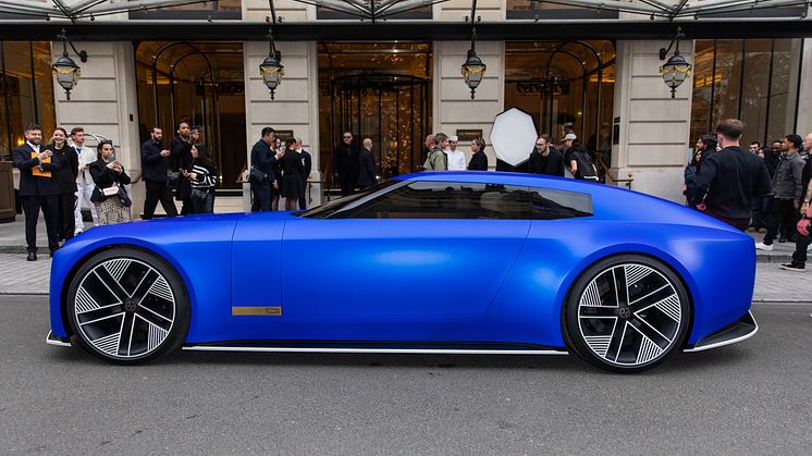 Barry Keoghan vekker oppsikt i Jaguar Type 00