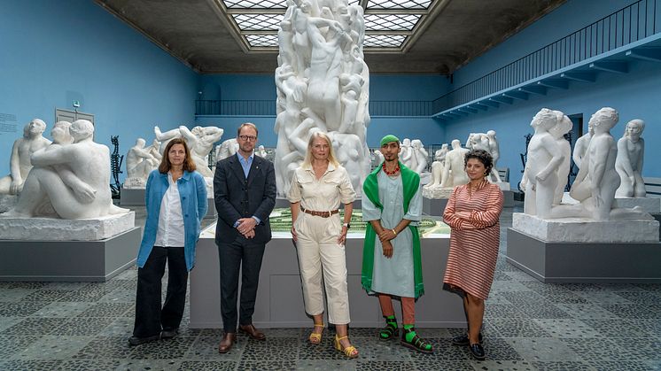 Jurymedlemmer fra venstre: Mona Gjessing, Jarle Strømodden (juryleder), Kristine K. Wessel, Ahmed Umar og Azar Alsharif. Foto: Jon Gorospe.