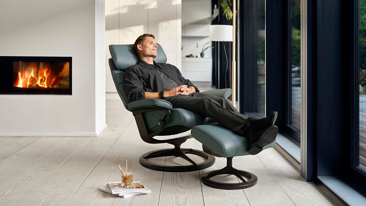 The Stressless Paul recliner is tailored for taller users