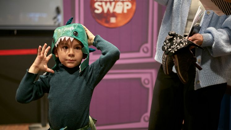 Liam 5 år, från Norge blev en drake i Lisebergs Halloween Swop.