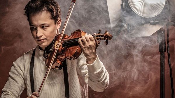 Johan Dalene spelar tillsammans med Nordiska Kammarorkestern i slutet av november. Foto: pressbild