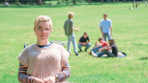 Jugendliche mit Beeinträchtigung sind besonders häufig von Mobbing betroffen Copyright: Simin Kianmehr / Aktion Mensch