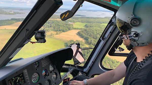 MSB stöttar räddningstjänsten med helikoptrar vid gräsbrand i Strängnäs kommun