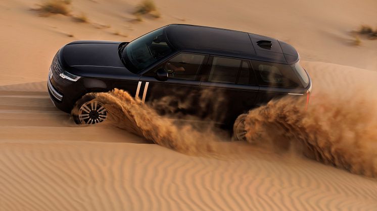 Forventes å bli den mest kapable elektriske luksus SUV-en: Range Rover Electric prototyper under krevende testing i varmt vær 