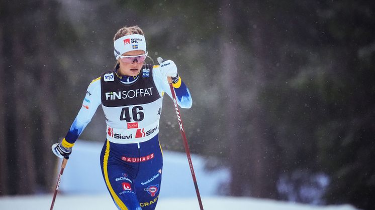 Frida Karlsson är tillbaka i tävlingsdräkt i Lillehammer efter att ha startat säsongen med att kliva högst upp på prispallen i Ruka. FOTO: KALLE PARKKINEN/BILDBYRÅN
