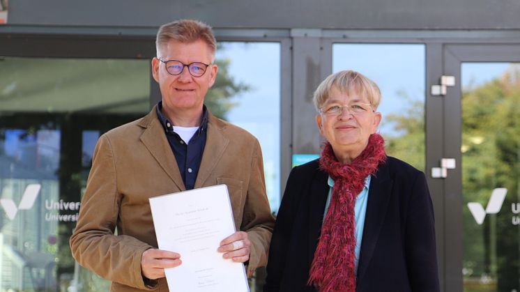 PD Dr. Gunther Schmidt und Vizepräsidentin Dr.in Marion Rieken. 