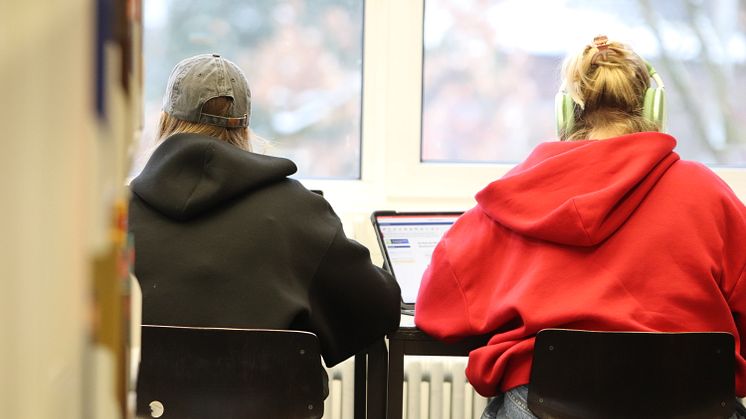 „Es ziehen wirklich alle an einem Strang“ | Lange Schreibnacht an der Universität Vechta lockt mit erweitertem Angebot