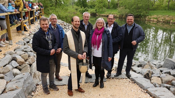 Bgm. Michael Obst, Erich Herreiner, Pfarrer Thomas Kleinle, Walter Albrecht, Pfarrerin Anna Städtler-Klemisch, Martin Glink, Benjamin Früchtl (v.l., Foto: Michael Hochgemuth)
