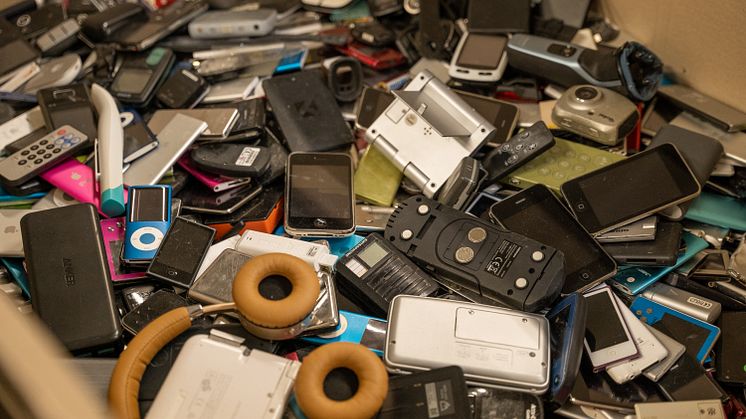 Rekonditionerad-elektronik-insamlade-telefoner.jpg