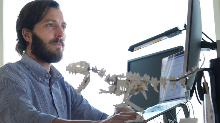 Claudio Cantù vid Linköpings universitet har lett studien, som visar hur ett protein som styr utvecklingen av extremiteter bidrar till cancercellers förmåga att sprida sig. Foto: Ulrik Svedin/Linköpings universitet