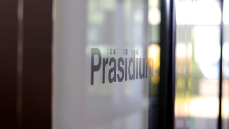 Gemeinsame Sitzung von Hochschulrat und Senat bringt Einigung | Abwahl von Präsidentin Prof.in Dr.in Verena Pietzner ist damit bestätigt 