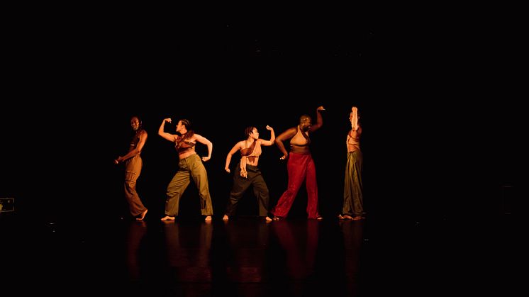 "The barefoot diva" med Nicholas Huchard Company turnerar med Dansnät Sverige under februari