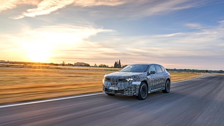BMW iX3 har världspremiär på IAA Mobility 2025 i München i september och börja produceras i slutet av året.