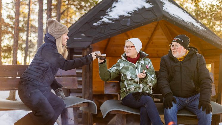 Genom det mobila byakontoret hoppas Umeå kommun få möjlighet att prata med boende och verksamma i byarna. Foto: Jennie Bergvall Kalén.
