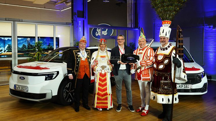 Karneval 2025: Ford elektrisiert Rosenmontagszug und Kölner Dreigestirn