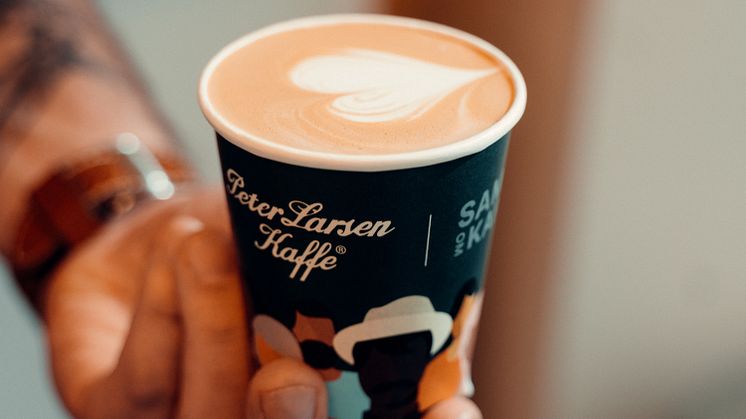 Strategisk partnerskab mellem Peter Larsen Kaffe og Arla Pro skal løfte kaffe- og mælkeoplevelser til nye højder