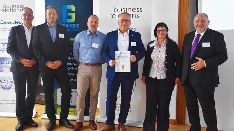 Von links: Dr. Manfred Sieburg, Martin Marter, Rouven Martus, Marius Gross, Gertrud Hilser, Joseph Stumpf. Copyright: br business solutions